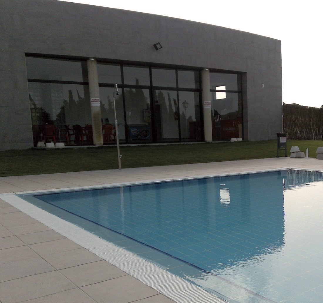 Ejecución de piscina al aire libre